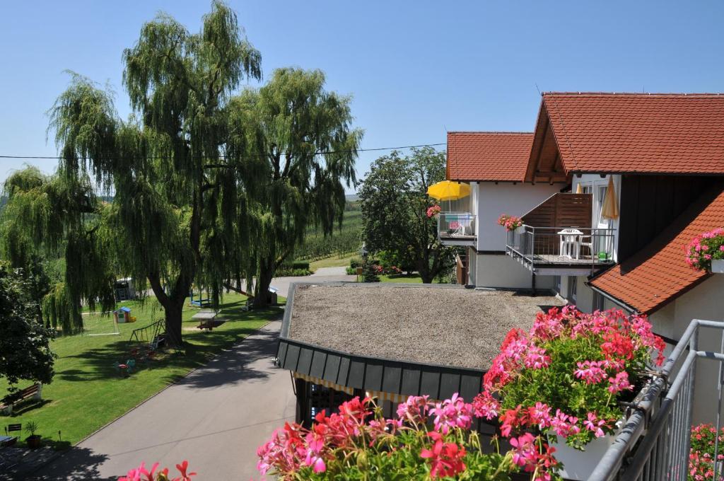 Landhotel Schellenberg Uberlingen Buitenkant foto